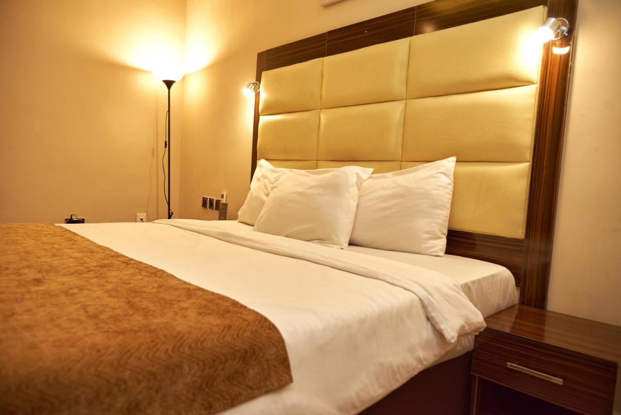 MayFair Hotel Maitama Abuja Bagian luar foto
