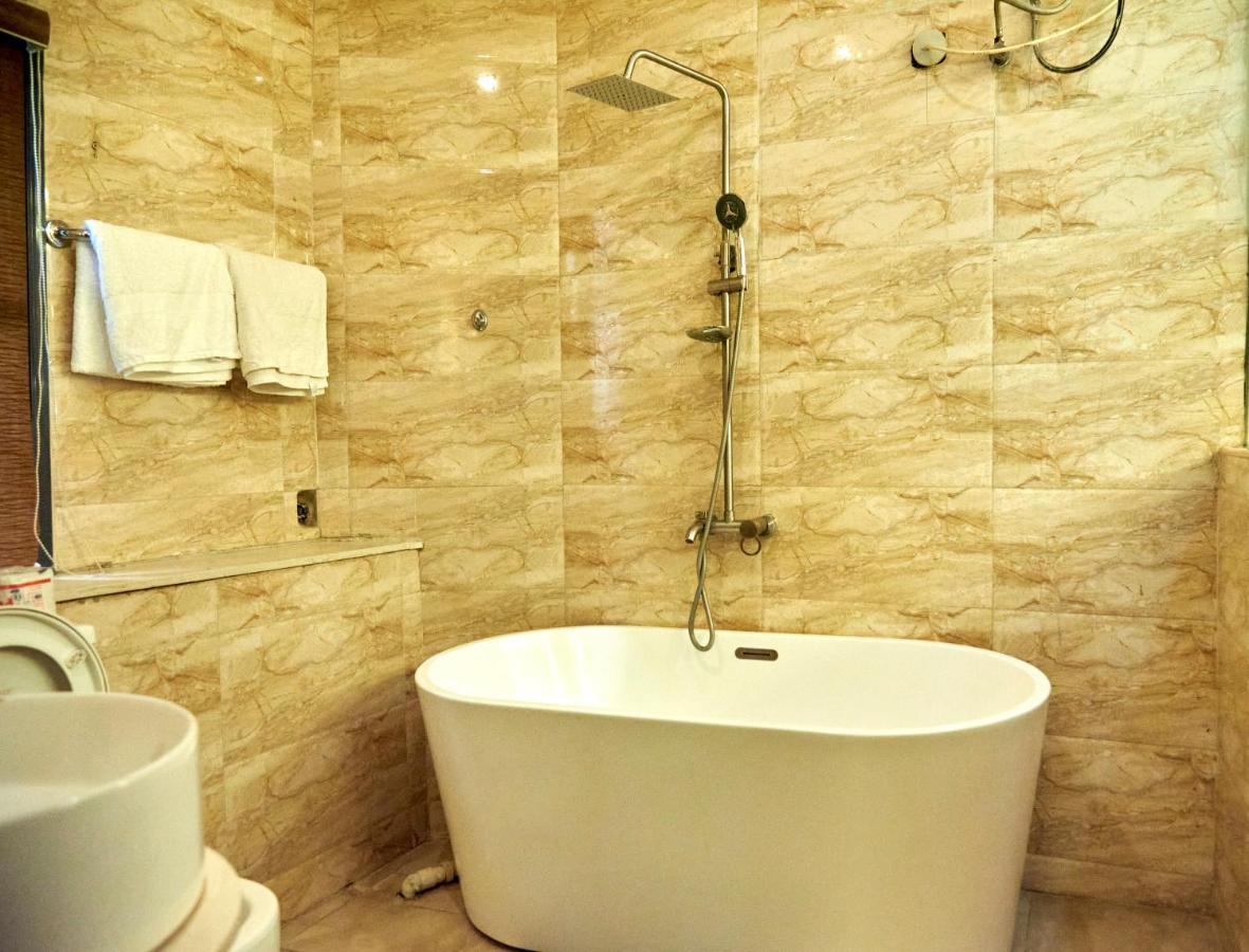 MayFair Hotel Maitama Abuja Bagian luar foto