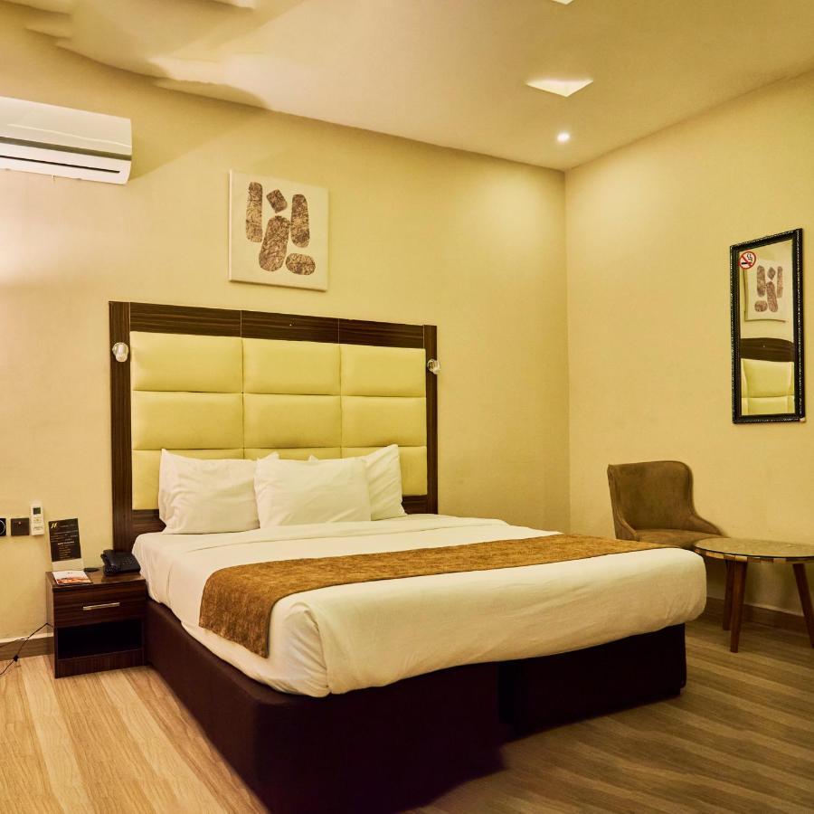 MayFair Hotel Maitama Abuja Bagian luar foto